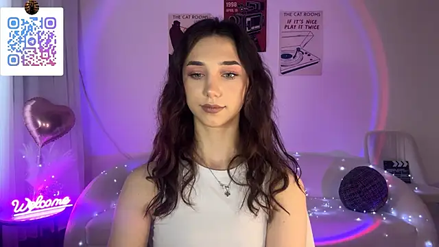 LinaMour online show from 05/27/26, 01:57
