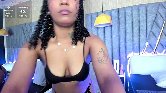 Snapshot of SkylerBloomm chatting on 02/11/26, 03:55 SkylerBloomm online show from 02/11/26, 03:55