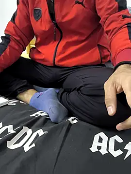 Snapshot of yazinyazin1 chatting on 11/11/25, 10:43 yazinyazin1 online show from 11/11/25, 10:43