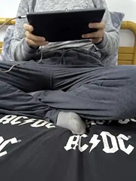 Snapshot of yazinyazin1 chatting on 11/14/25, 01:54 yazinyazin1 online show from 11/14/25, 01:54