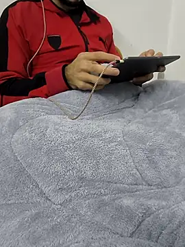 Snapshot of yazinyazin1 chatting on 11/17/25, 03:45 yazinyazin1 online show from 11/17/25, 03:45