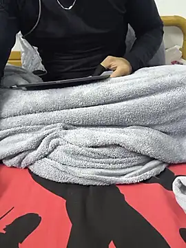 Snapshot of yazinyazin1 chatting on 11/20/25, 03:28 yazinyazin1 online show from 11/20/25, 03:28