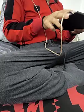 Snapshot of yazinyazin1 chatting on 11/22/25, 02:21 yazinyazin1 online show from 11/22/25, 02:21