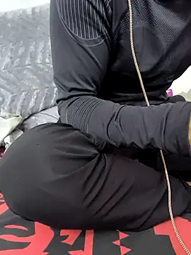 Snapshot of yazinyazin1 chatting on 11/23/25, 07:35 yazinyazin1 online show from 11/23/25, 07:35