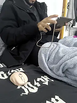 Snapshot of yazinyazin1 chatting on 11/30/25, 09:08 yazinyazin1 online show from 11/30/25, 09:08