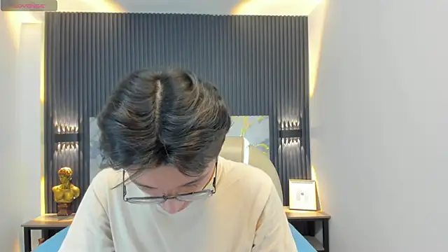 SantiagoRusso18 online show from 10/28/25, 02:31