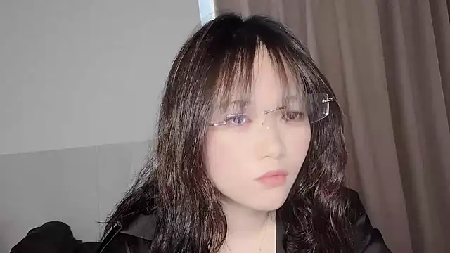 Snapshot of Xoxo-258 chatting on 10/10/25, 12:42 Xoxo-258 online show from 10/10/25, 12:42