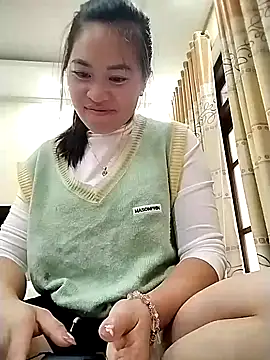 tuyetnhi-00 online show from 11/05/25, 12:43