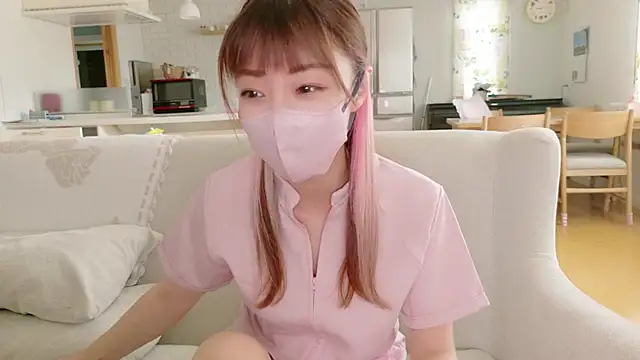 Snapshot of SUZU_1201 chatting on 10/16/25, 12:11 SUZU 1201 online show from 10/16/25, 12:11