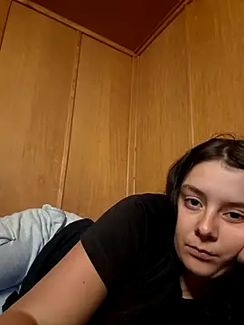 YoungLiisaxx online show from 09/10/25, 05:51