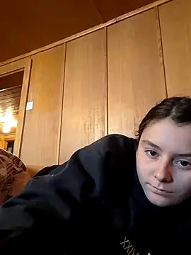 YoungLiisaxx online show from 09/16/25, 07:42