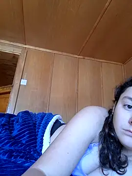 YoungLiisaxx online show from 11/04/25, 10:14