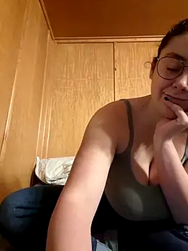 YoungLiisaxx online show from 11/17/25, 11:43