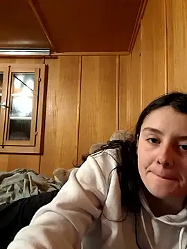 YoungLiisaxx online show from 01/11/26, 05:40