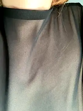 Snapshot of Tiffany-yy chatting on 12/04/25, 04:44 Tiffany-yy online show from 12/04/25, 04:44