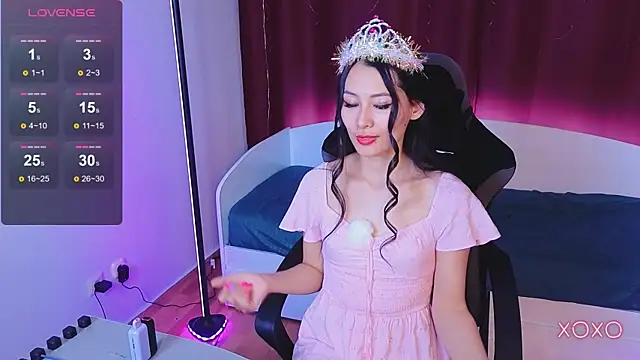 Snapshot of Milly__Foxy chatting on 11/20/25, 12:05 Milly Foxy online show from 11/20/25, 12:05