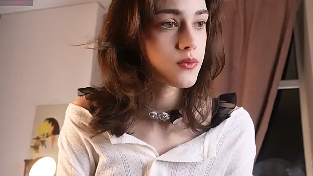 Snapshot of ttragedienne chatting on 11/11/25, 01:44 ttragedienne online show from 11/11/25, 01:44