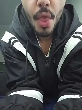 Snapshot of Arab_malek chatting on 12/19/25, 04:58 Arab malek online show from 12/19/25, 04:58