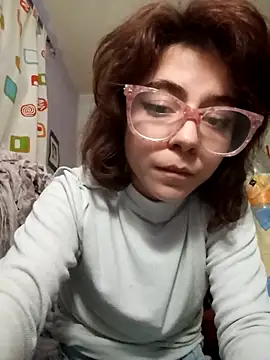 Snapshot of queencobra18_ chatting on 11/21/25, 04:00 queencobra18 online show from 11/21/25, 04:00