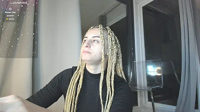 Ella Vee online show from 10/24/25, 02:52