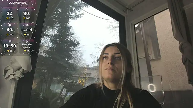 Ella Vee online show from 12/16/25, 06:29