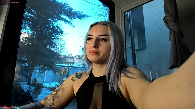 Ella Vee online show from 02/25/26, 05:17