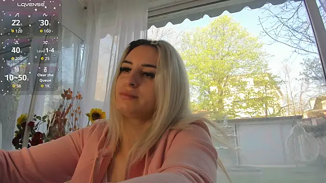 Ella Vee online show from 04/15/26, 05:47