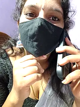 Snapshot of luci-queen chatting on 09/13/25, 03:12 luci-queen online show from 09/13/25, 03:12