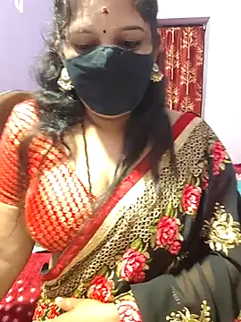 Snapshot of luci-queen chatting on 09/15/25, 05:02 luci-queen online show from 09/15/25, 05:02