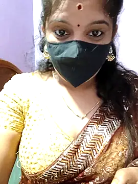 Snapshot of luci-queen chatting on 09/22/25, 05:20 luci-queen online show from 09/22/25, 05:20