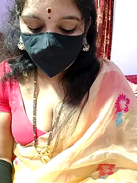 Snapshot of luci-queen chatting on 09/30/25, 04:28 luci-queen online show from 09/30/25, 04:28