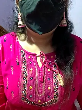 Snapshot of luci-queen chatting on 10/08/25, 06:00 luci-queen online show from 10/08/25, 06:00