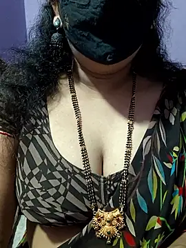 Snapshot of luci-queen chatting on 10/12/25, 06:23 luci-queen online show from 10/12/25, 06:23