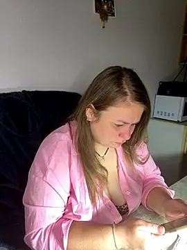 Snapshot of MartaXLove chatting on 09/25/25, 05:05 MartaXLove online show from 09/25/25, 05:05