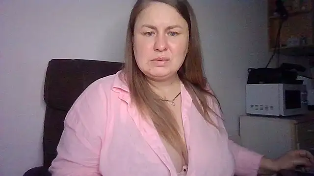 Snapshot of MartaXLove chatting on 09/29/25, 04:01 MartaXLove online show from 09/29/25, 04:01