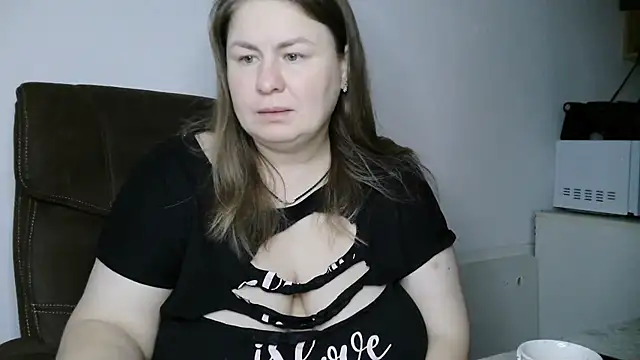 Snapshot of MartaXLove chatting on 11/15/25, 11:07 MartaXLove online show from 11/15/25, 11:07