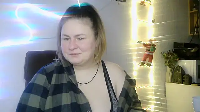 Snapshot of MartaXLove chatting on 12/13/25, 07:53 MartaXLove online show from 12/13/25, 07:53