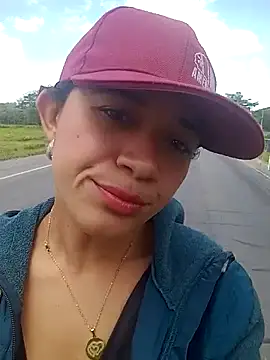 Snapshot of charlotte_dante212 chatting on 03/18/26, 04:43 charlotte dante212 online show from 03/18/26, 04:43