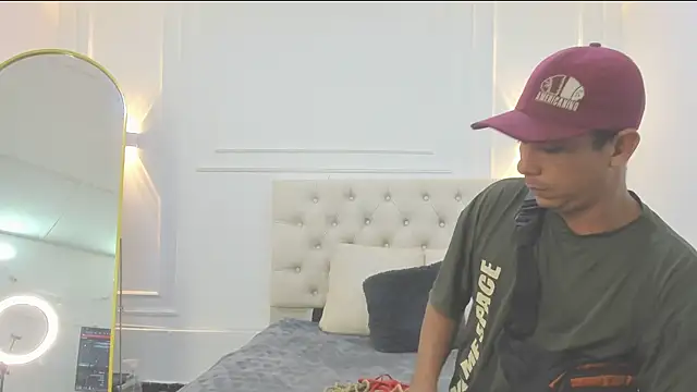 Snapshot of charlotte_dante212 chatting on 04/05/26, 03:15 charlotte dante212 online show from 04/05/26, 03:15