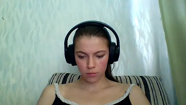 Snapshot of CutieAnny chatting on 09/13/25, 05:18 CutieAnny online show from 09/13/25, 05:18