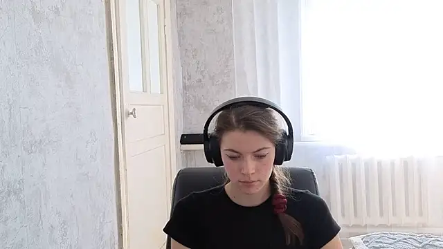 Snapshot of CutieAnny chatting on 09/27/25, 06:18 CutieAnny online show from 09/27/25, 06:18