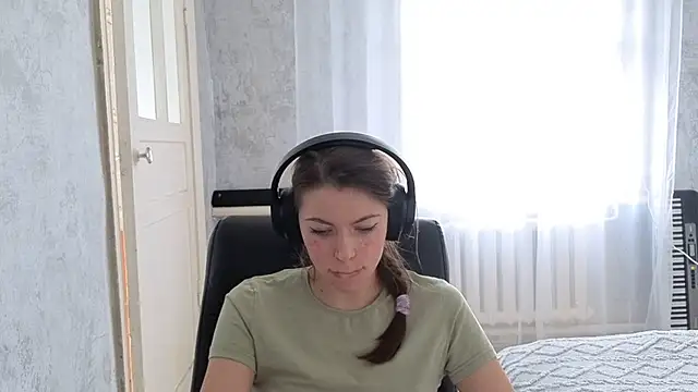 Snapshot of CutieAnny chatting on 10/01/25, 04:18 CutieAnny online show from 10/01/25, 04:18