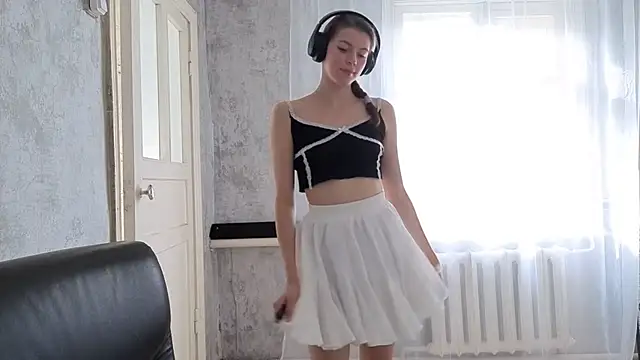 Snapshot of CutieAnny chatting on 10/02/25, 05:58 CutieAnny online show from 10/02/25, 05:58