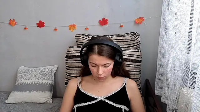 Snapshot of CutieAnny chatting on 10/25/25, 06:10 CutieAnny online show from 10/25/25, 06:10