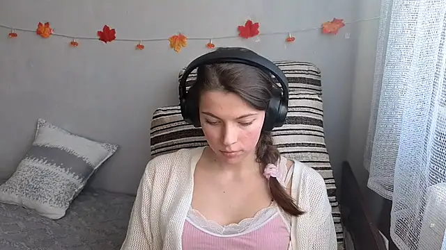 Snapshot of CutieAnny chatting on 10/30/25, 05:42 CutieAnny online show from 10/30/25, 05:42