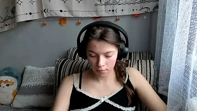 Snapshot of CutieAnny chatting on 11/20/25, 05:51 CutieAnny online show from 11/20/25, 05:51