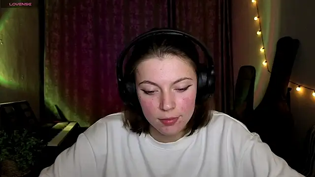 CutieAnny online show from 02/19/26, 08:16