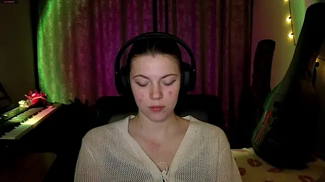 CutieAnny online show from 04/13/26, 09:31