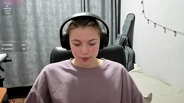 CutieAnny online show from 04/27/26, 09:24