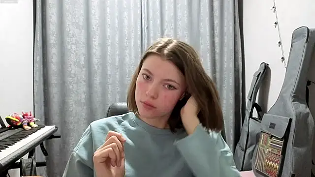 CutieAnny online show from 05/19/26, 08:04